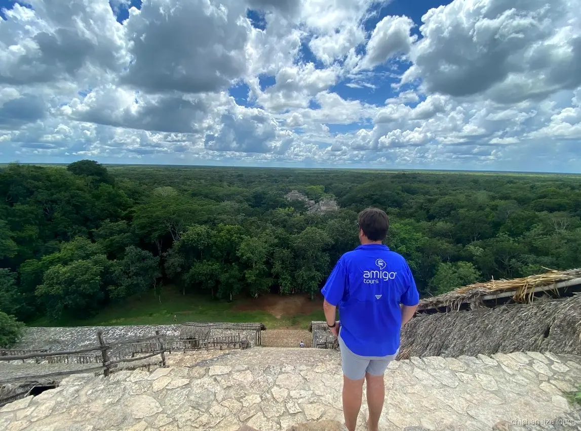 Schwimmer im Cenote Chichi Kan auf der Ek Balam und Chichen Itza Tour
