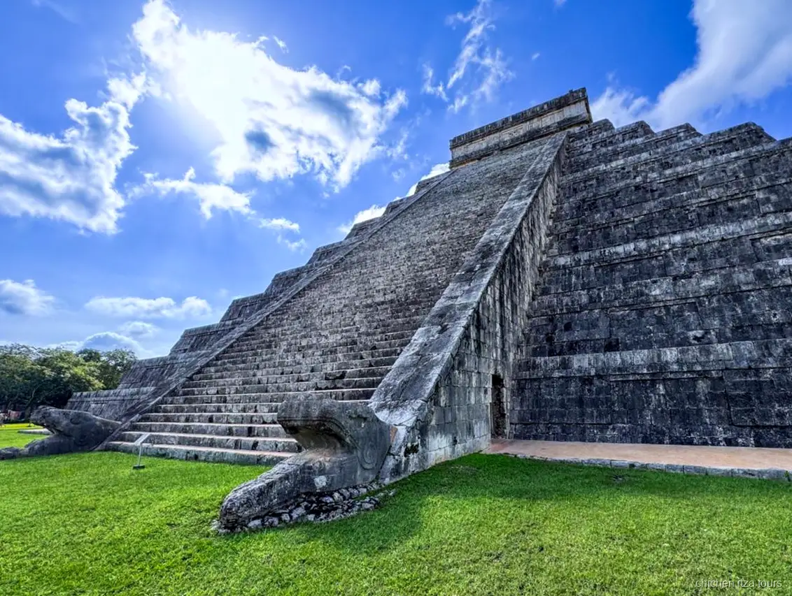 Heiliger Cenote Stopp auf der Chichen Itza Führung vor Ort